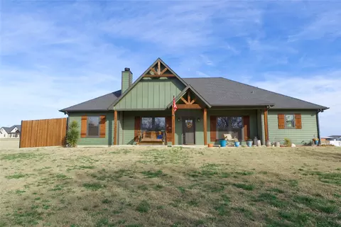 700 N Mesquite St, Muenster, TX 76252