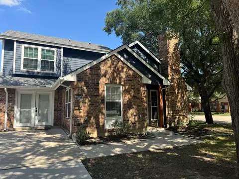 800 Spicewood Ct, Irving, TX 75063