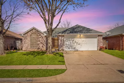 9089 Brushy Creek Trl, Fort Worth, TX 76118