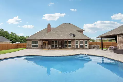 405 Edgewood Ter, Boyd, TX 76023