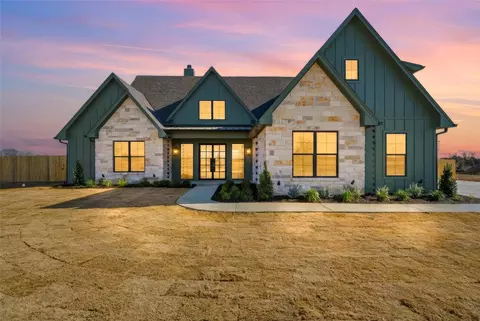 348 Lacek Mill Rd, China Spring, TX 76633