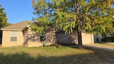 5256 Chessie Cir, Haltom City, TX 76137
