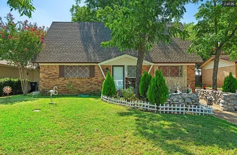 1404 Tatum Dr, Arlington, TX 76012