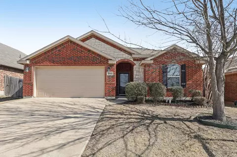 8037 Big Spruce Ln, Fort Worth, TX 76123