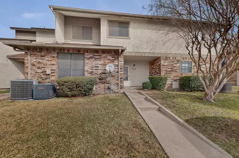 1025 Turtle Lake Blvd #111, Irving, TX 75060