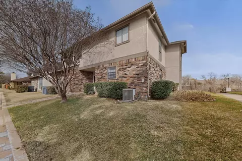1025 Turtle Lake Blvd #111, Irving, TX 75060