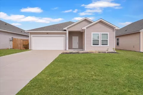 4802 Delano St, Greenville, TX 75401