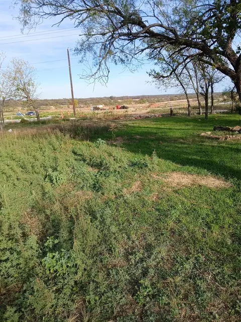 816 E 3rd St, Coleman, TX 76834