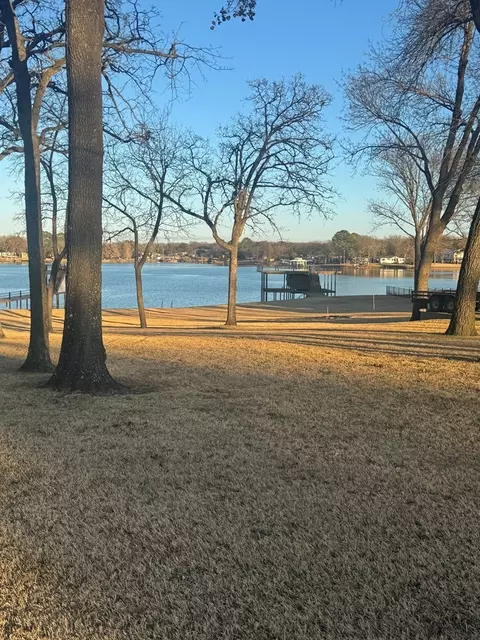 266 Enchanted Dr, Enchanted Oaks, TX 75156