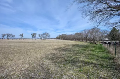 9061 Crow Wright Rd, Sanger, TX 76266 photo 11