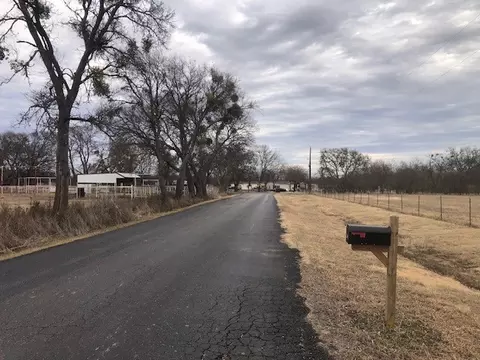 9061 Crow Wright Rd, Sanger, TX 76266 photo 9