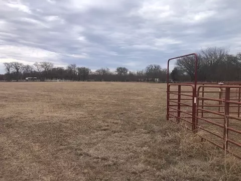 9061 Crow Wright Rd, Sanger, TX 76266 photo 10