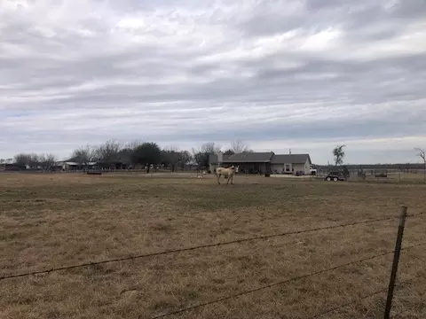 9061 Crow Wright Rd, Sanger, TX 76266 photo 14