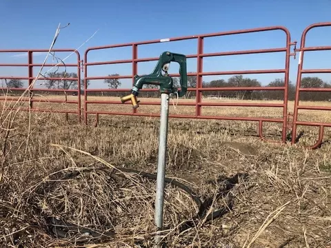 9061 Crow Wright Rd, Sanger, TX 76266 photo 4