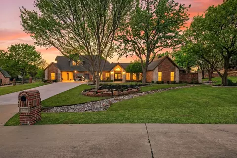 3101 High Point Dr, Flower Mound, TX 75022