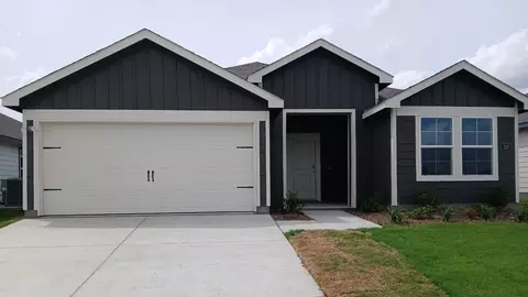 320 Whispering Pine Dr, Royse City, TX 75189