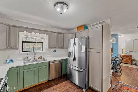 Kitchen - 16591 Highway 157, Plain Dealing, LA 71064 photo 3 of 5