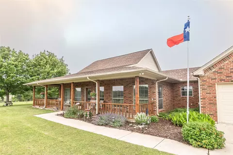 2168 Fruitland Rd, Sunset, TX 76270