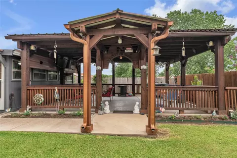 7613 Clover Ln, Watauga, TX 76148