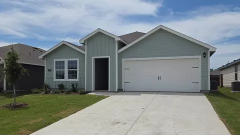 332 Whispering Pine Dr, Royse City, TX 75189