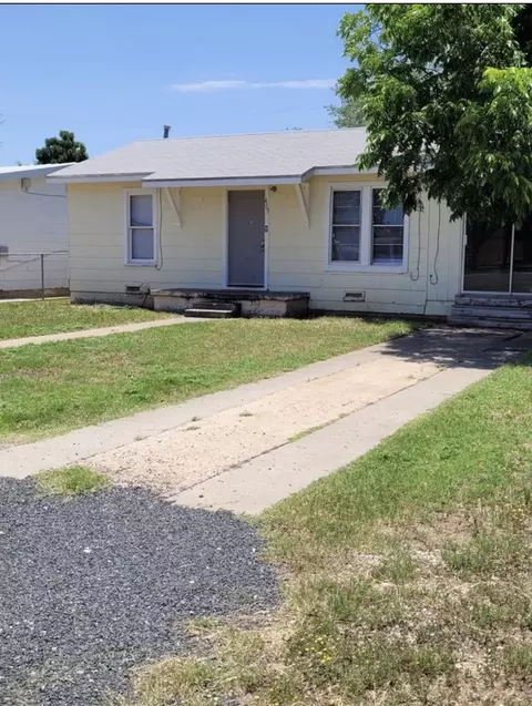 405 E 41st St, San Angelo, TX 76903