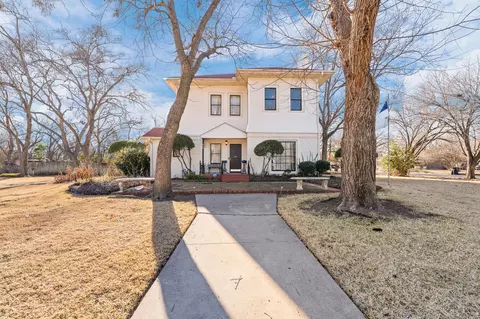 804 Prairie Ave, Cleburne, TX 76033