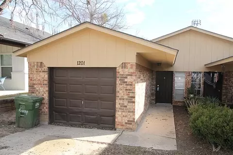 1201 Kimbrough St, White Settlement, TX 76108