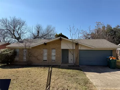 1208 Neptune Dr, Cedar Hill, TX 75104
