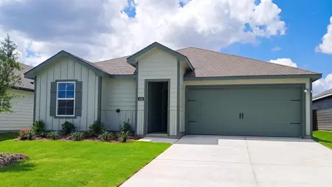 340 Whispering Pine Dr, Royse City, TX 75189