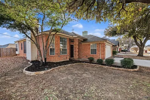 450 Alta Ridge Dr, Keller, TX 76248
