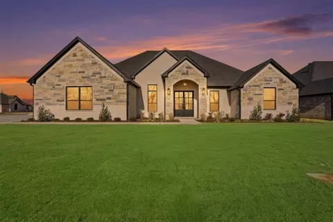 1101 Tremont Ln, Granbury, TX 76049