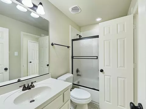 Bath - 830 Echo Dr, Prosper, TX 75078 photo 5 of 5