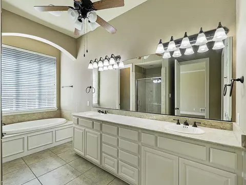 Bath - 830 Echo Dr, Prosper, TX 75078 photo 1 of 5