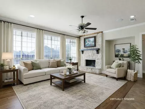 Living - 830 Echo Dr, Prosper, TX 75078 photo 4 of 7