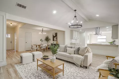 2421 Meadow Vw, Bedford, TX 76021