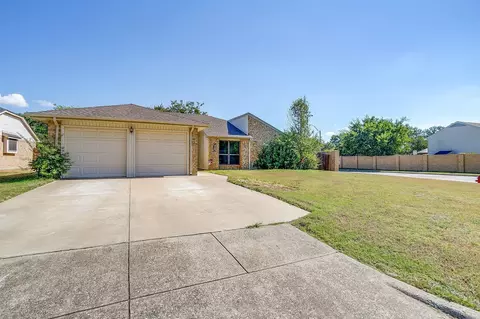 4429 Amherst Ln, Grand Prairie, TX 75052