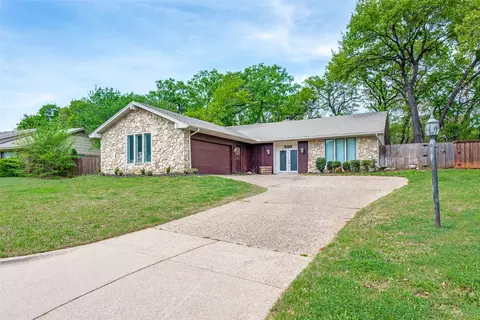2120 Valleydale Dr, Arlington, TX 76013