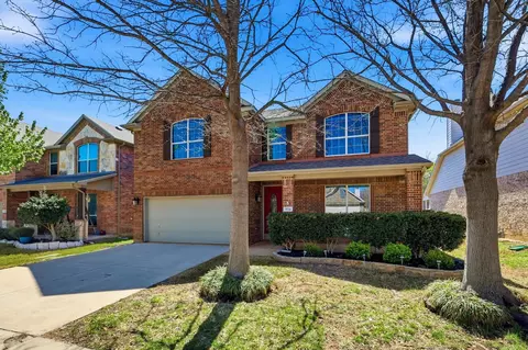 9724 Gessner Dr, Fort Worth, TX 76244