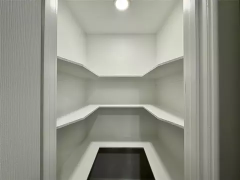 608 Mason Dr, Seven Points, TX 75143 photo 9