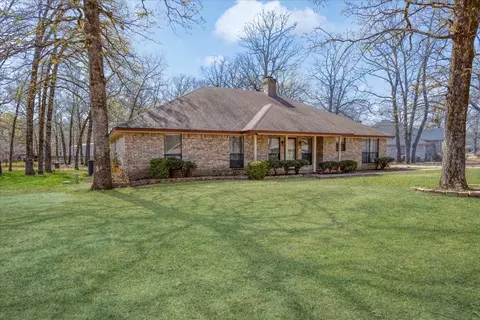 225 Red Oak Ln, Powderly, TX 75473