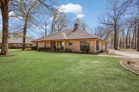 225 Red Oak Ln, Powderly, TX 75473
