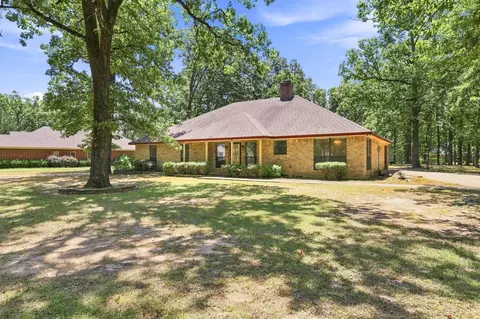 225 Red Oak Ln, Powderly, TX 75473