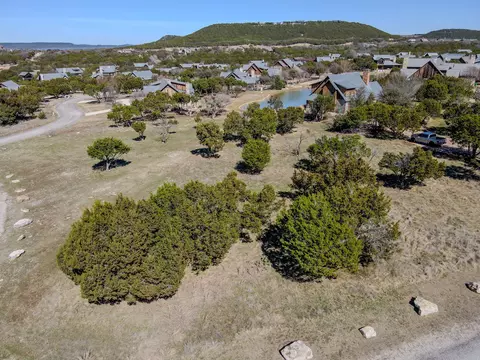 1011 Grandview Dr, Graford, TX 76449