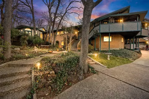 804 Valley Oaks Ct, Arlington, TX 76012