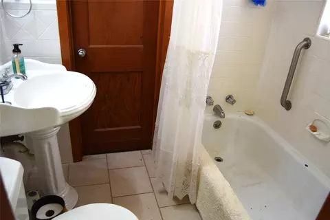 Bath - 145 Loop Rd, Minden, LA 71055 photo 1 of 3