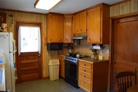 Kitchen - 145 Loop Rd, Minden, LA 71055 photo 2 of 4