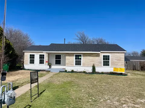 5704 Calloway St, Sansom Park, TX 76114
