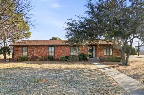 2823 Ridge Top Ln, Vernon, TX 76384