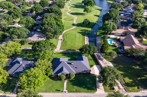 1208 Fairfax Dr, Mansfield, TX 76063