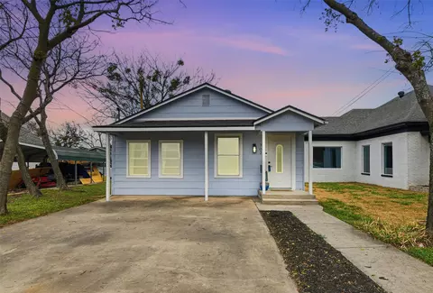 702 N Church St, Decatur, TX 76234